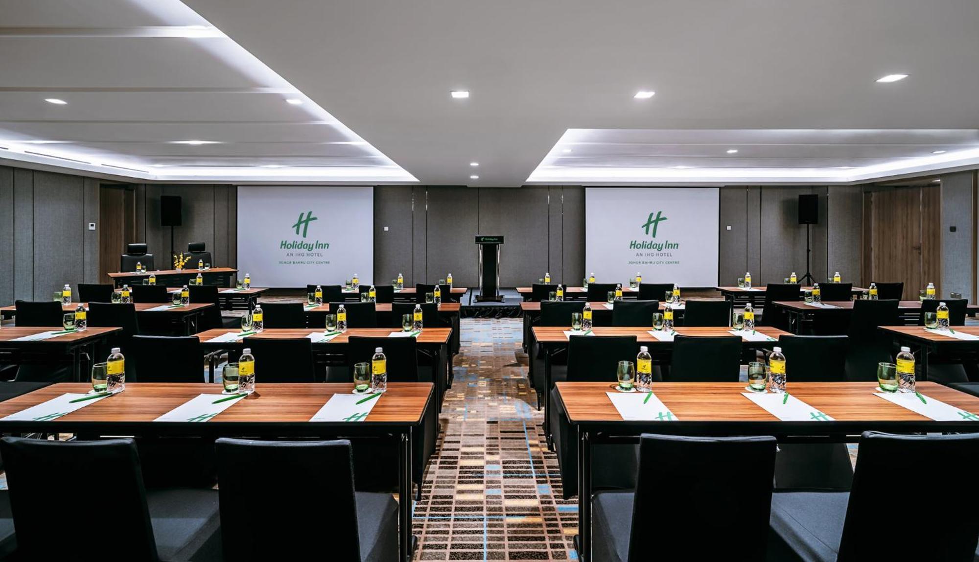Hotel Centre By Ihg 4*